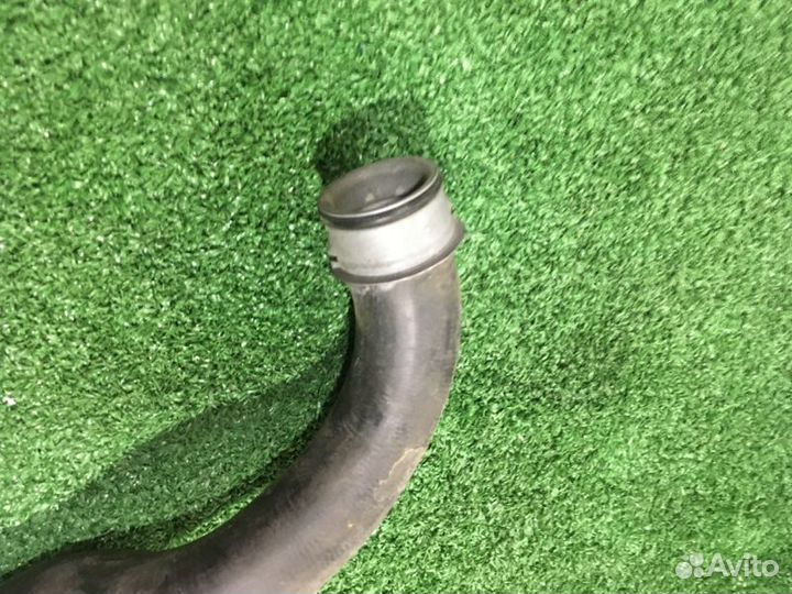 Патрубок радиатора нижний Mercedes-Benz E-Class