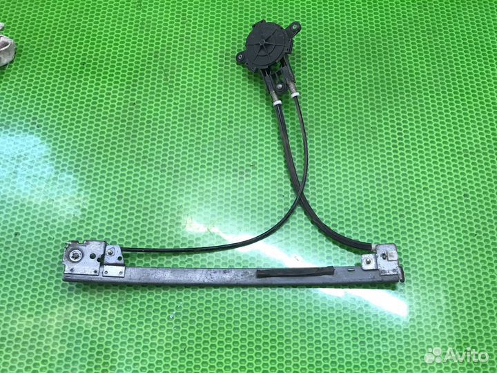 Задний левый стеклоподемник пежо 306