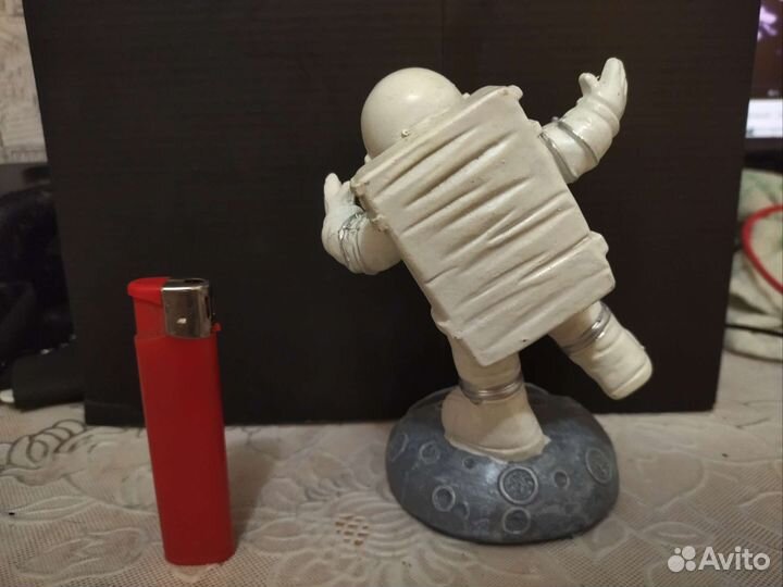 Подставка для телефона космонавт