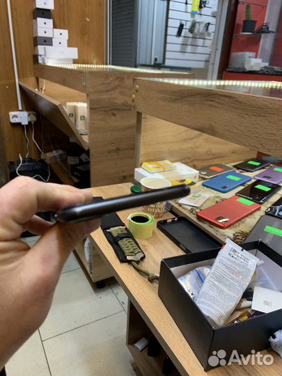 iPhone 8 Plus, 64 ГБ