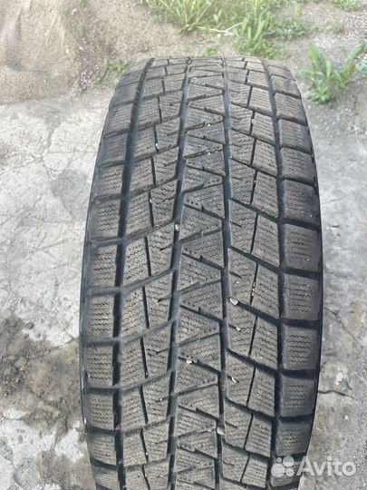 Bridgestone Blizzak DM-V1 265/70 R15