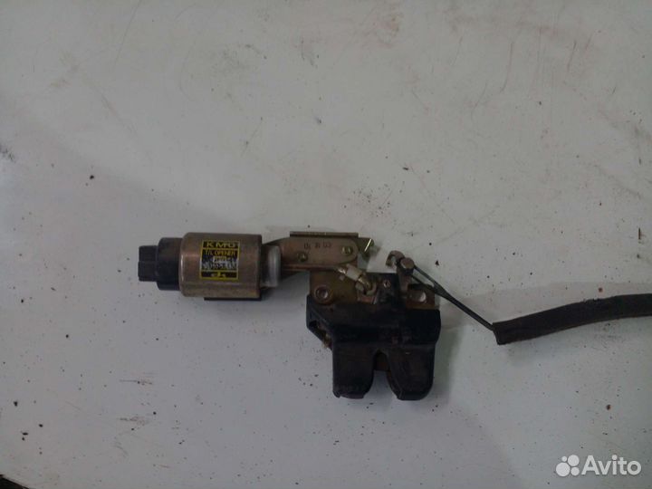 Замок багажника kia magentis sonata ef