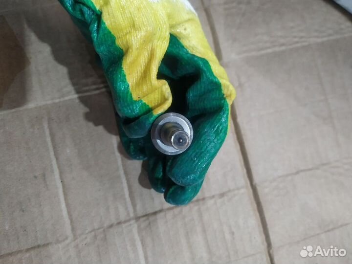 Форсунка топливная Volkswagen Audi 03C906036F