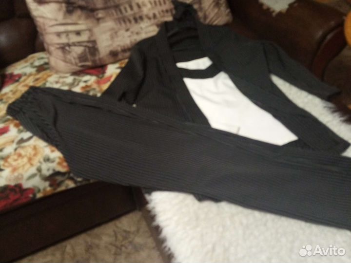 Брючный костюм женский 42 44