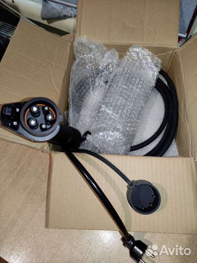 Зарядное устройство для автомобиля Nissan Leaf