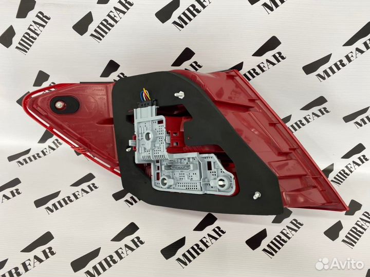 Задний правый фонарь Mercedes Benz C klasse w204