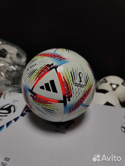 Сувенирный мяч adidas чемпионатов мира