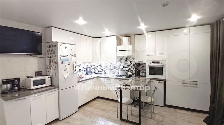 3-к. квартира, 93 м², 12/22 эт.