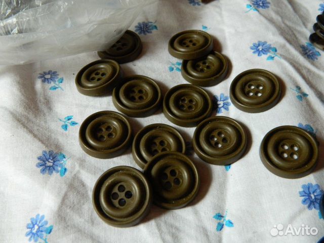 Пуговицы. около 250 штук