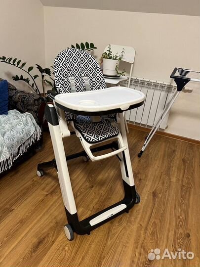 Стульчик для кормления Peg Perego Siesta Follow Me