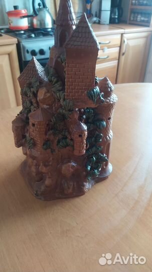Замок в аквариум