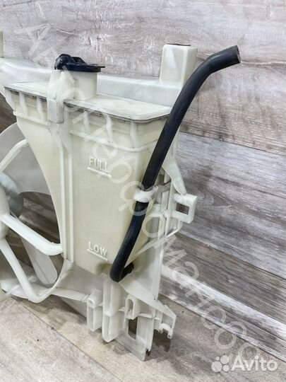 Диффузор радиатора двигателя Avensis 2 T250 03-09