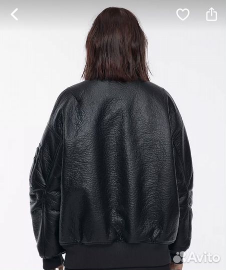 Бомбер утепленный женский