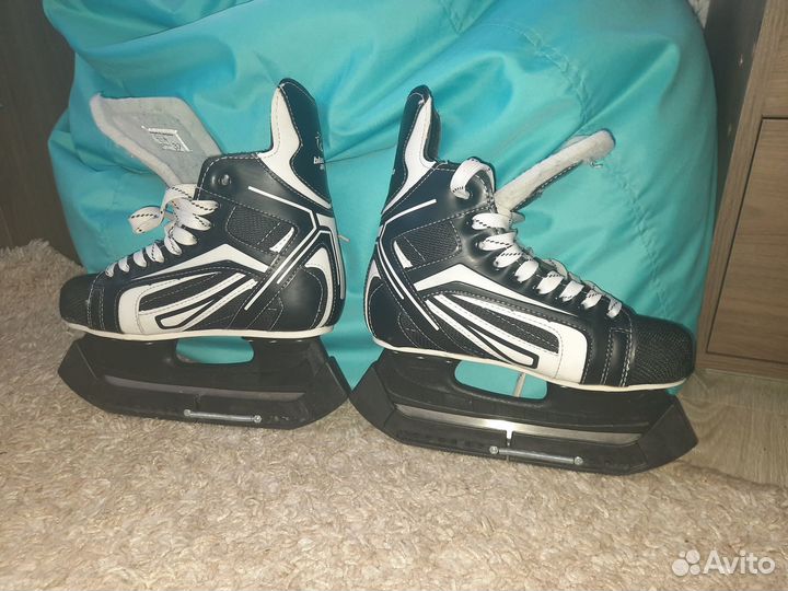 Коньки хоккейные