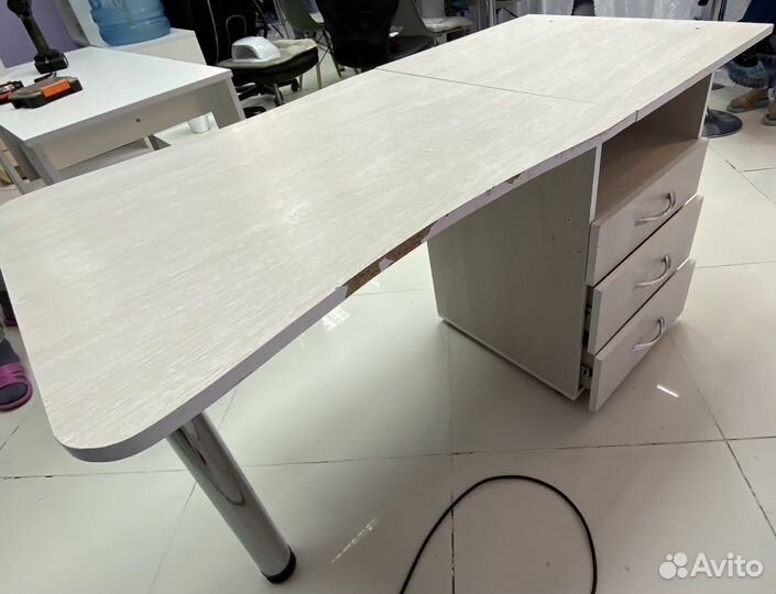 Маникюрный стол складной бу