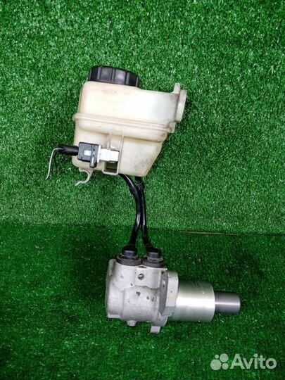 Главный тормозной цилиндр Land Rover Freelander 1