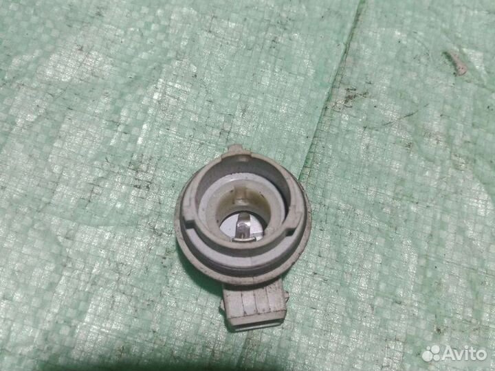 Патрон поворотника передний Toyota Avensis T220