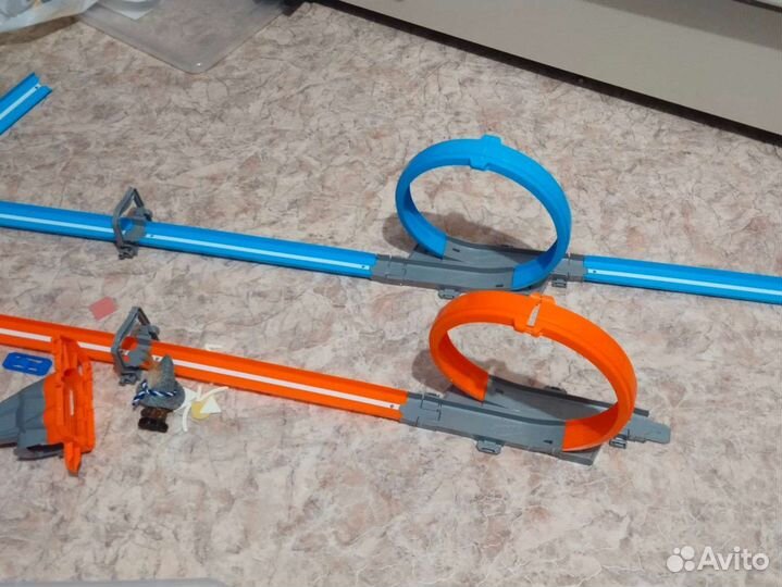 Hot wheels скоростные мёртвые петли