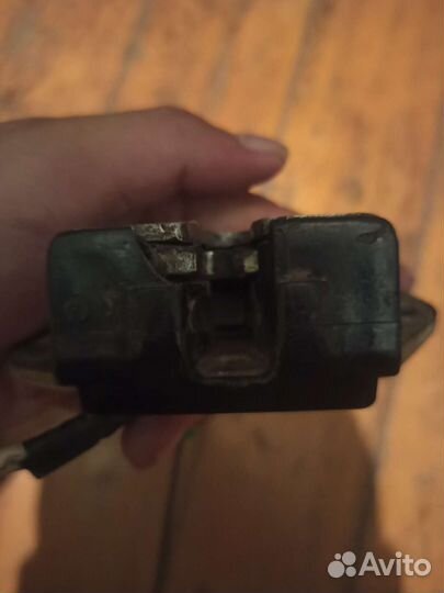 Замок багажника на тойота калдина