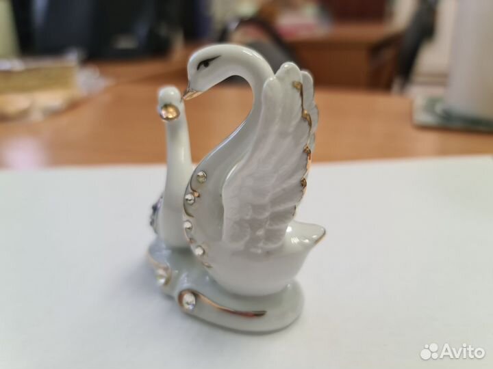 Фарфоровая статуэтка 