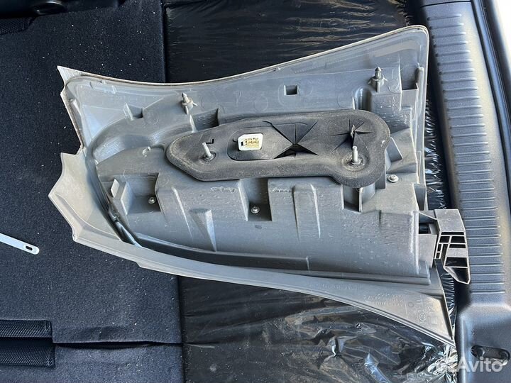 Wish фонарь задний