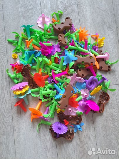 Пластиковый конструктор доя девочек цветочный сад