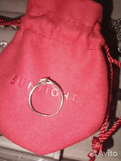 Кольцо серебряное с фианитом