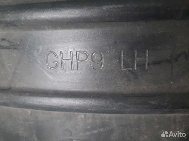 Передний правый подкрылок Мазда 6 gj