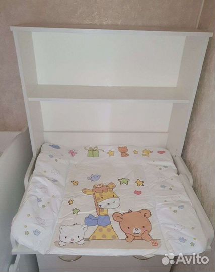 Пеленальный комод с полкоми