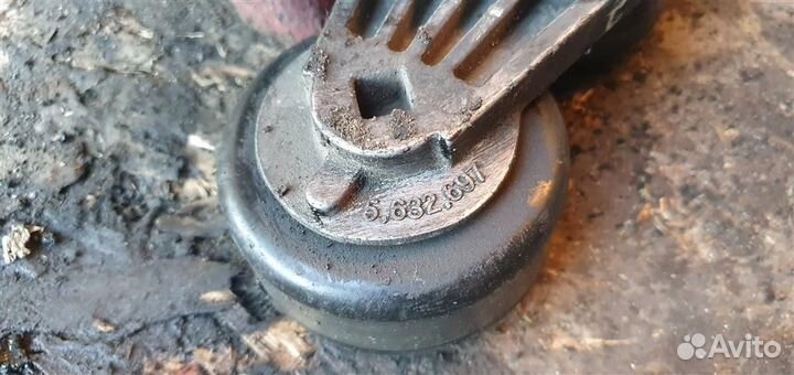 Ролик-натяжитель ручейкового ремня Cadillac SRX 1