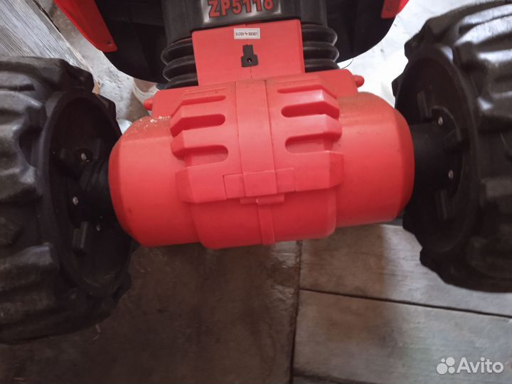 Детский квадроцикл на аккумуляторе