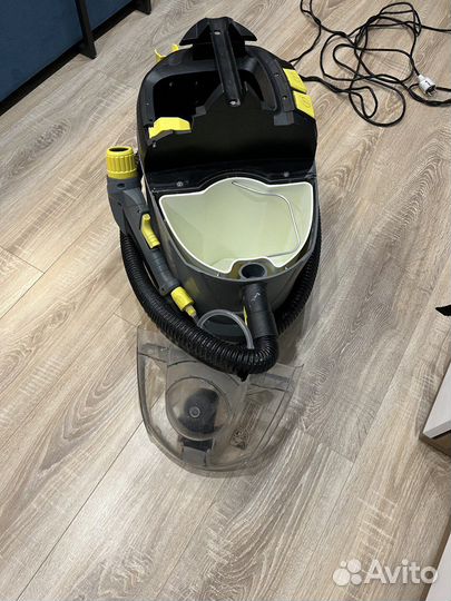 Моющий пылесос Karcher