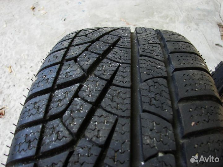 Pirelli Sottozero Winter 240 245/45 R17