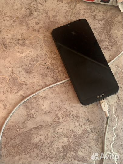 Телефон honor 8s