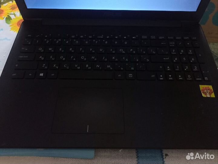 Ноутбук asus F553M