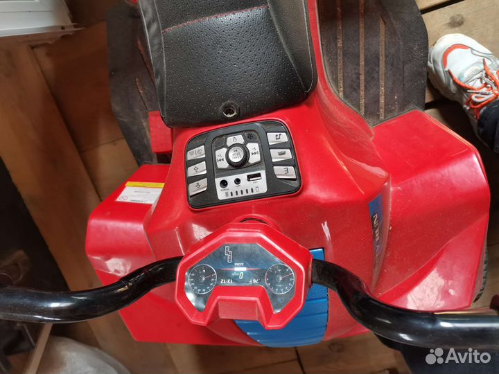 Детский квадроцикл на аккумуляторе