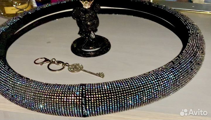 Оплетка на руль со стразами