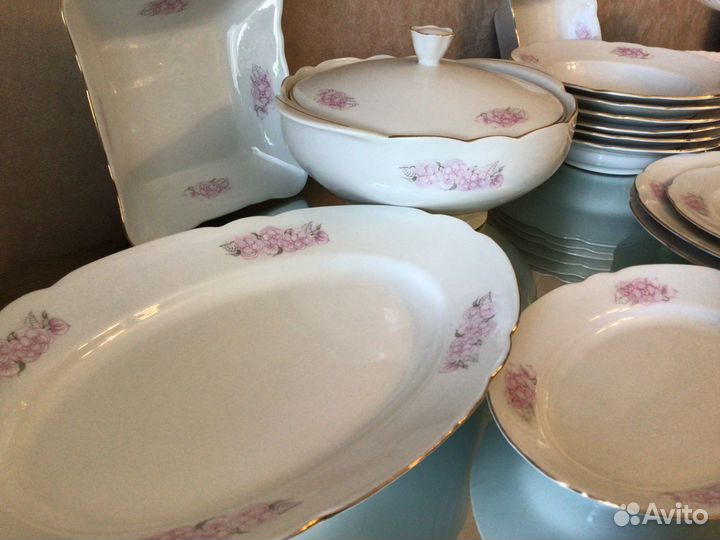 Продаю столовый сервиз