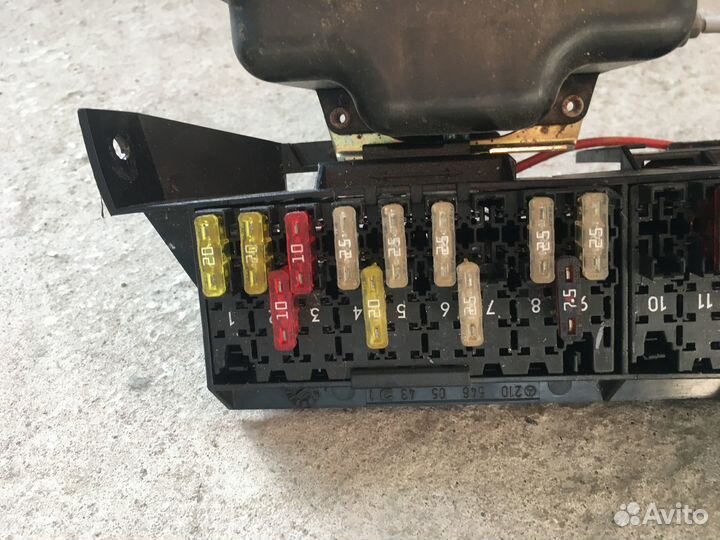 Блок предохранителей Mercedes W210 (3920)