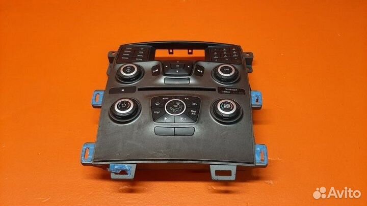 Панель управления магнитолой Ford Edge 2013