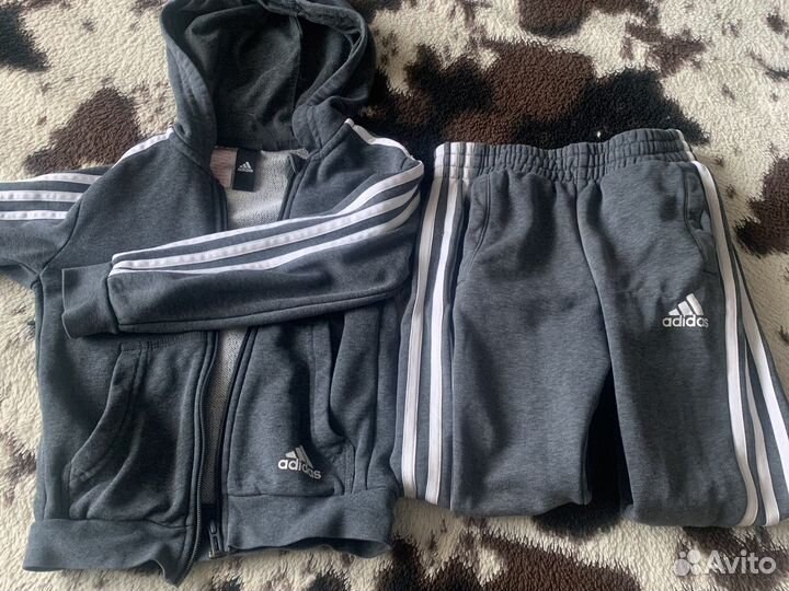 Костюм спортивный