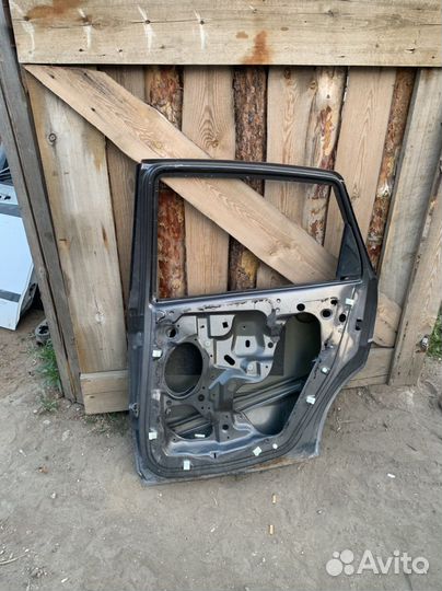 Дверь задняя правая ford focus 1