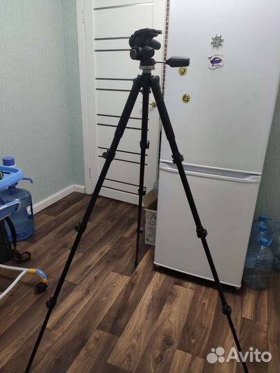 Штатив Manfrotto с 3D головкой