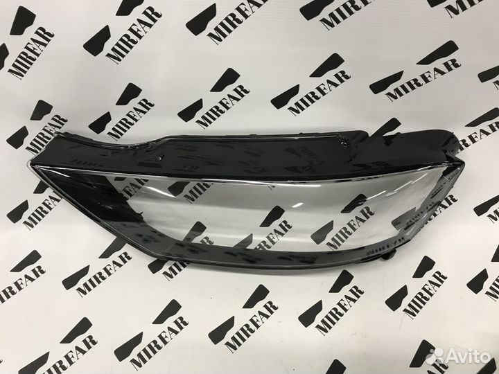 Левое стекло фары Audi A8 D5 2017-2022