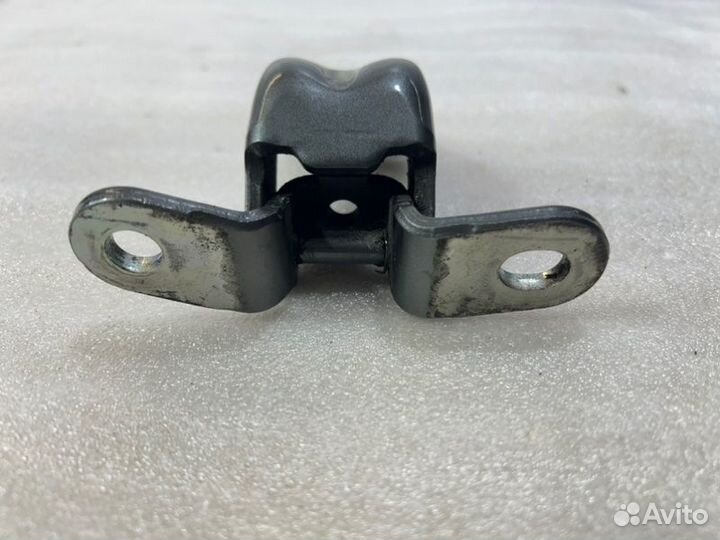 Петля двери передняя левая Kia Ceed универсал G4FC