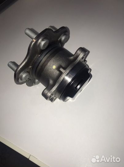 Ступица автомобиля в сборе