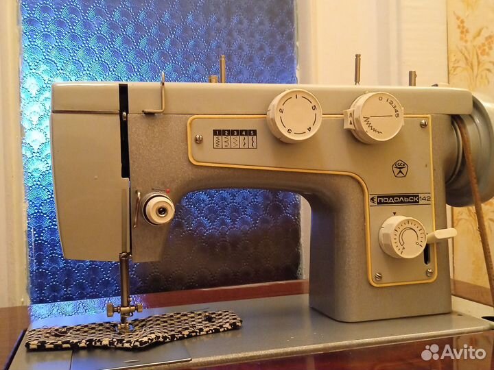 Швейная машина Подольск 142