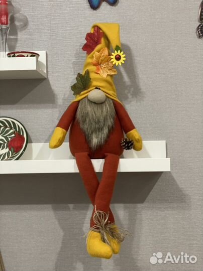 Осенний гном и новогодний гном