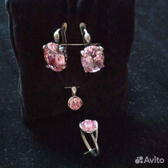 Серьги, кольцо 17р-р и подвеска