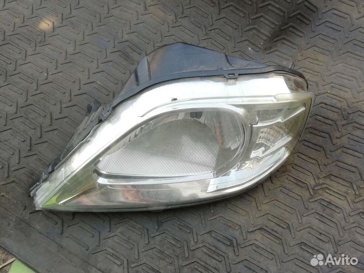 Фара Рено Логан